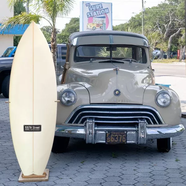 11th Street PU/Poly 5'6 Consignment Surfboard - Futures