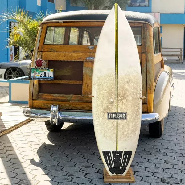 11th Street PU/Poly 5'6 Used Surfboard - FCS II