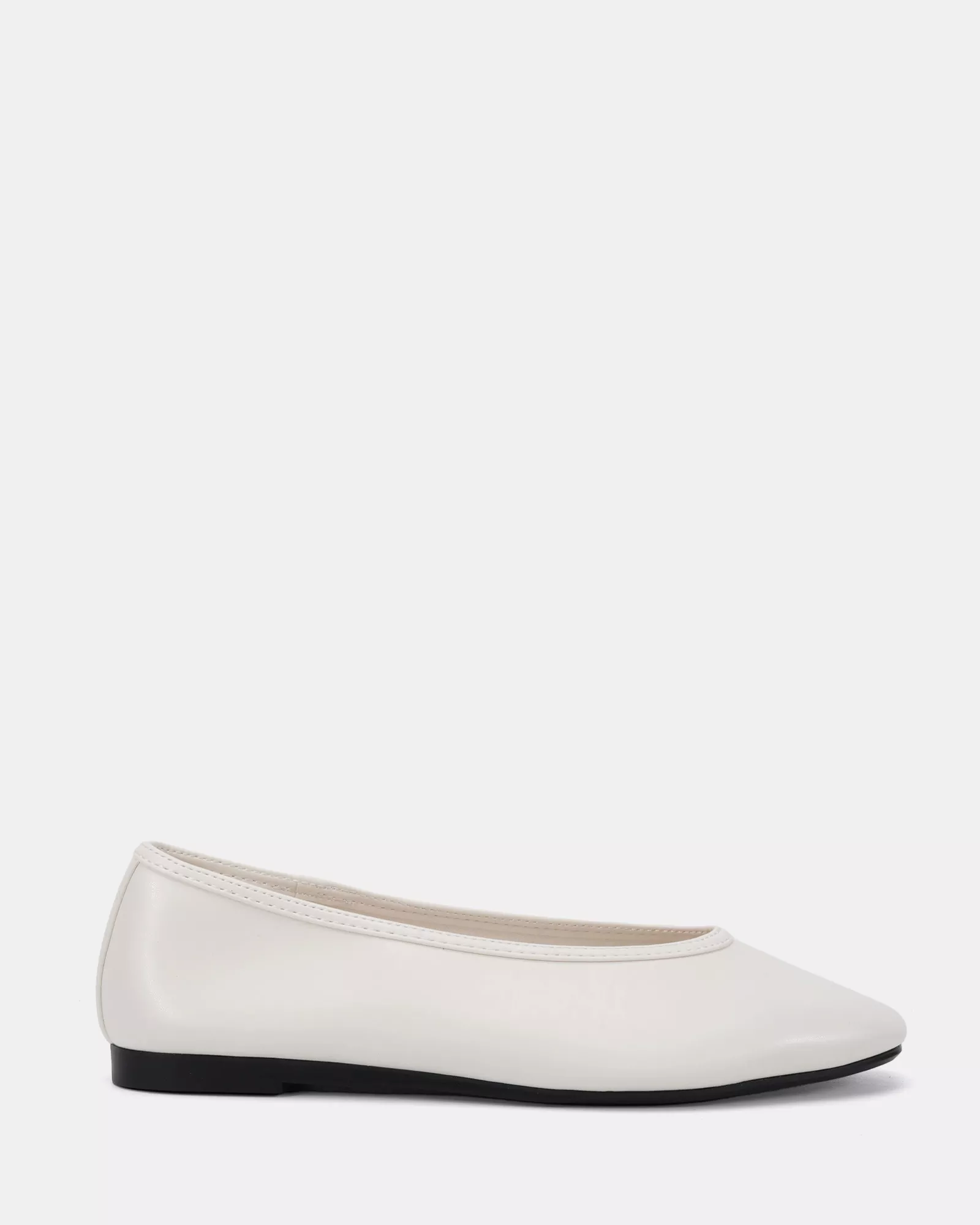 CUBIC MILK Ballet Flats