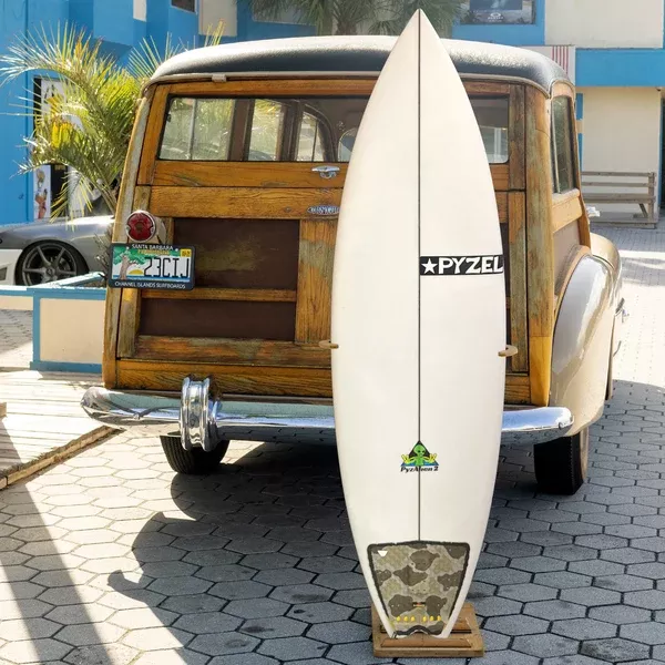 Pyzel Pyzalien II PU/Poly 5'8 Used Surfboard - FCS II