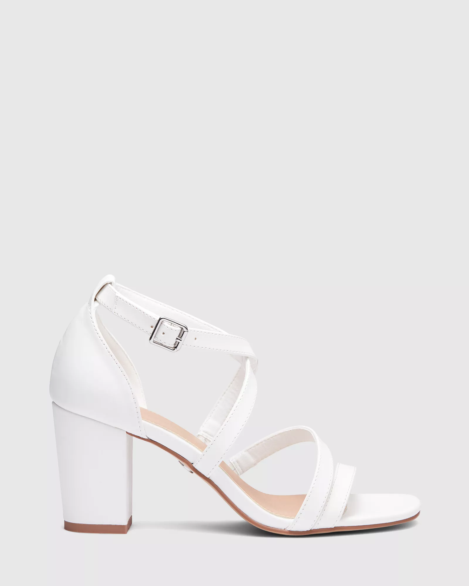 UCCI WHITE